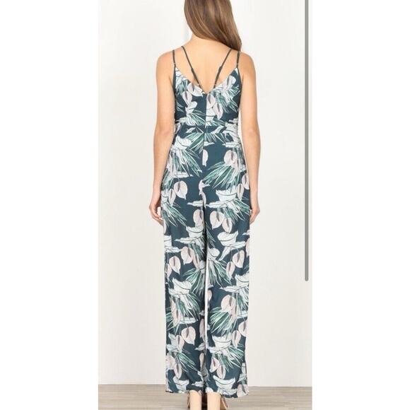 Adelyn Rae Nissa Floral Jumpsuit Women Size Small Green Tropical Floral Romper - Picture 3 of 11